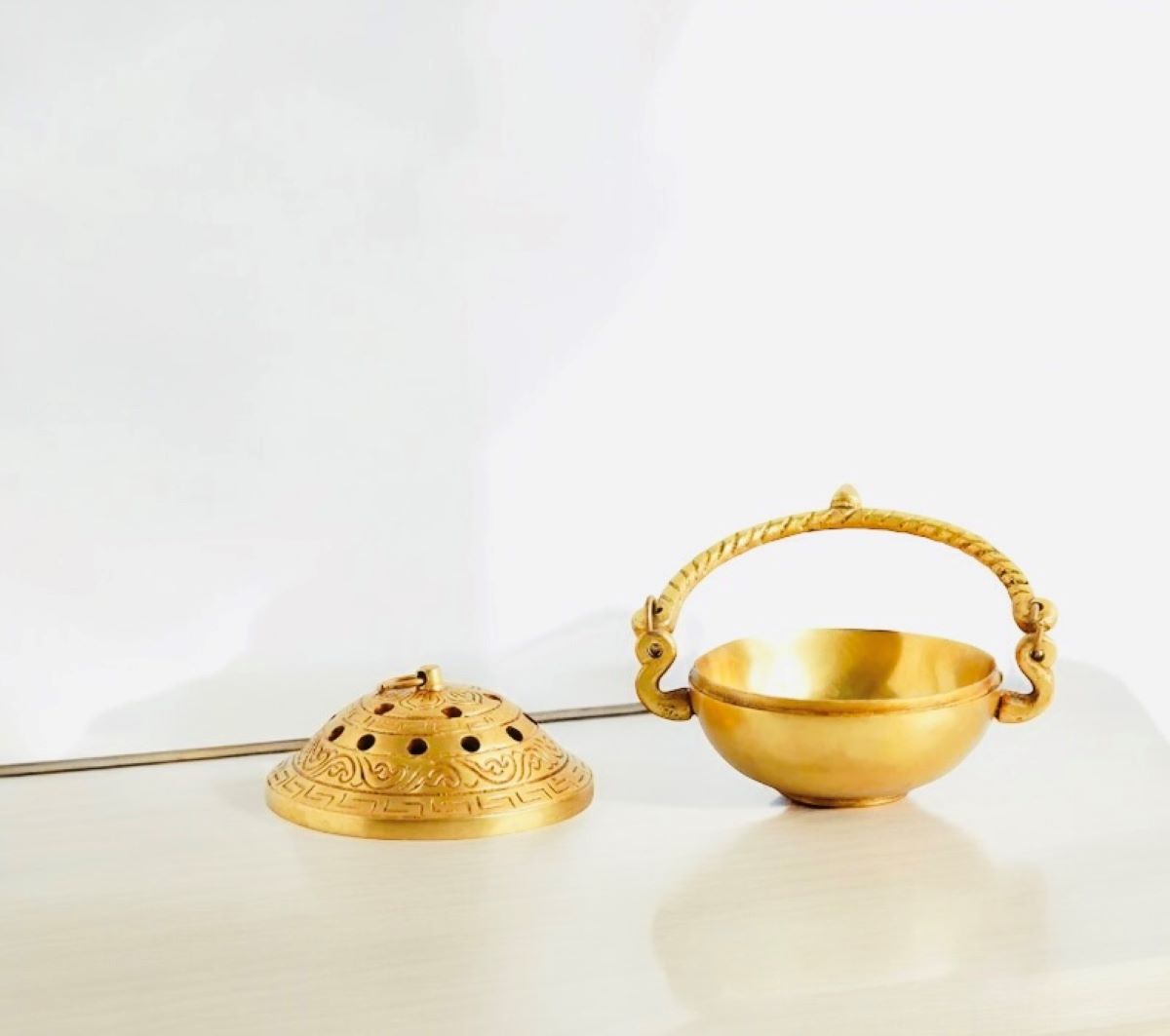 Antique Brass Incense Holder – Meditation & Yoga Room Decor