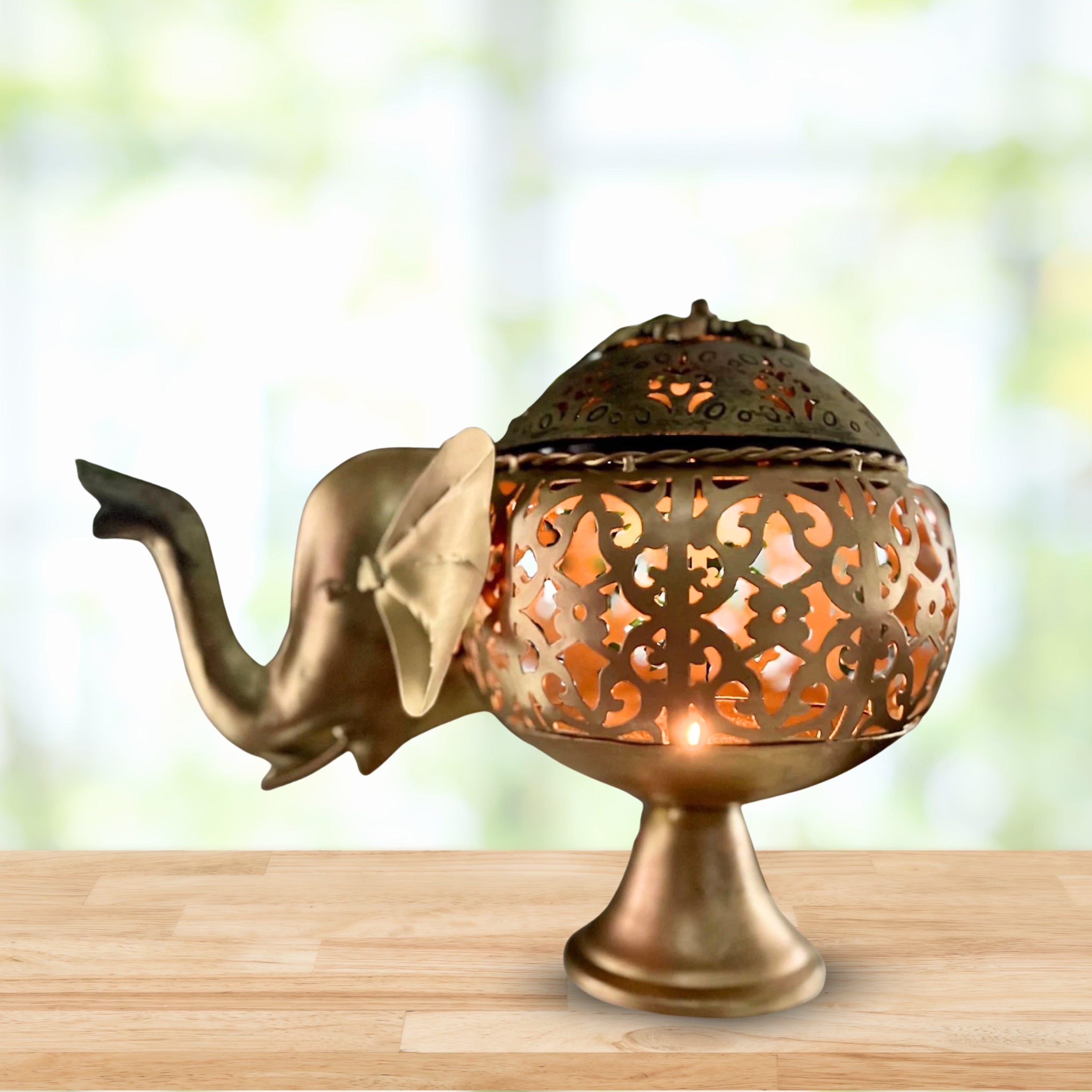 Metal candle and dry flowers holder
