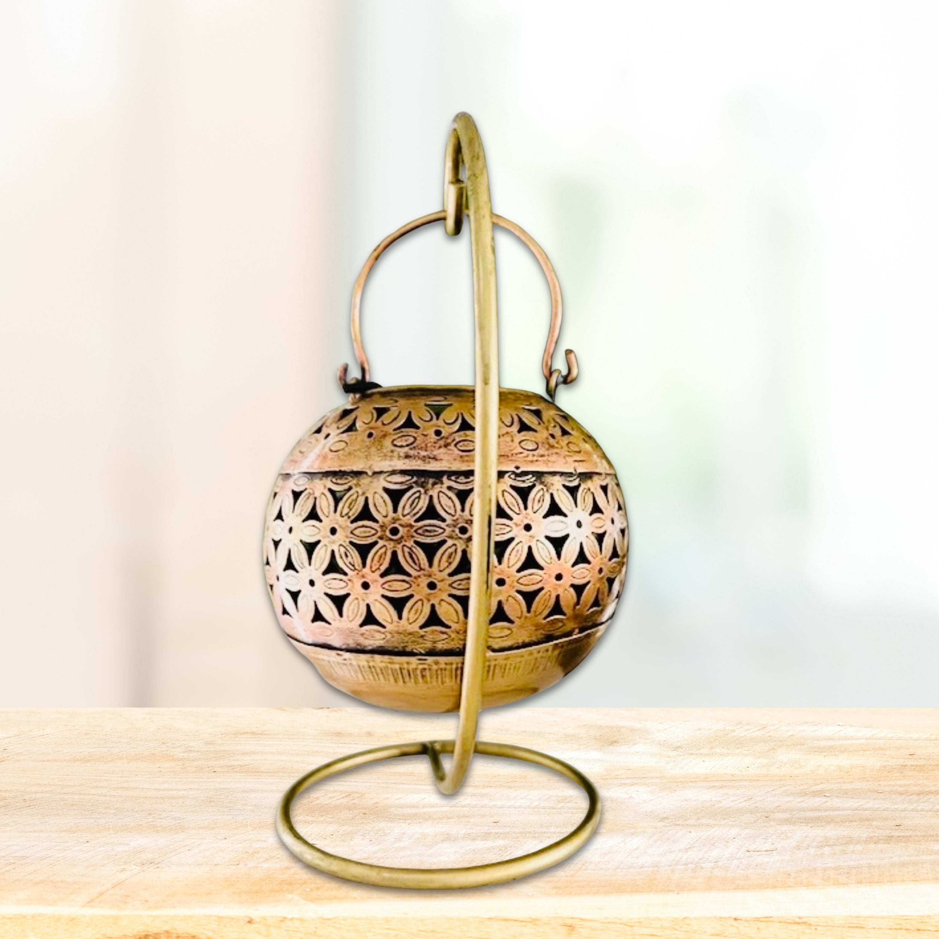 Metal tealight and incense holder with stand