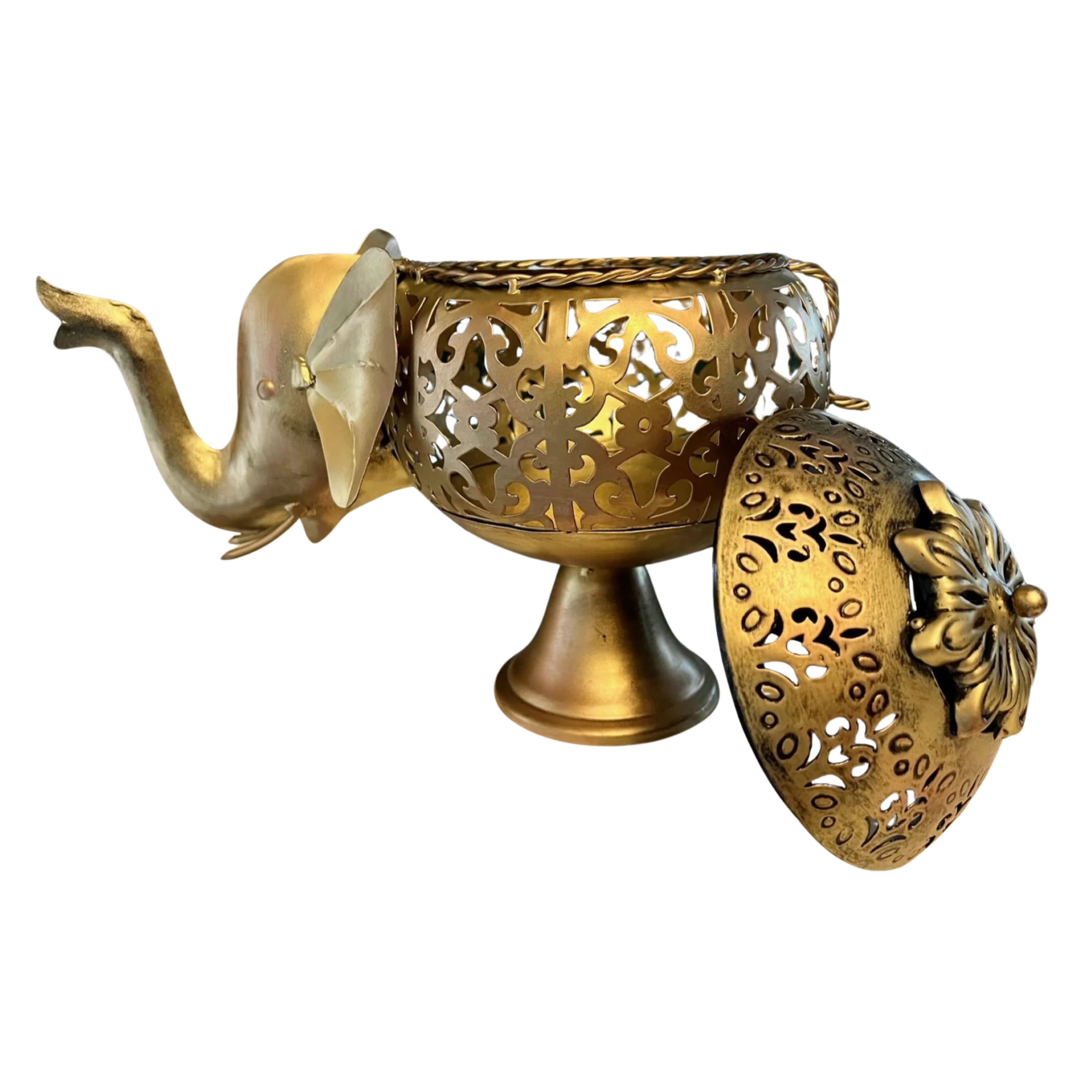 Metal candle and dry flowers holder