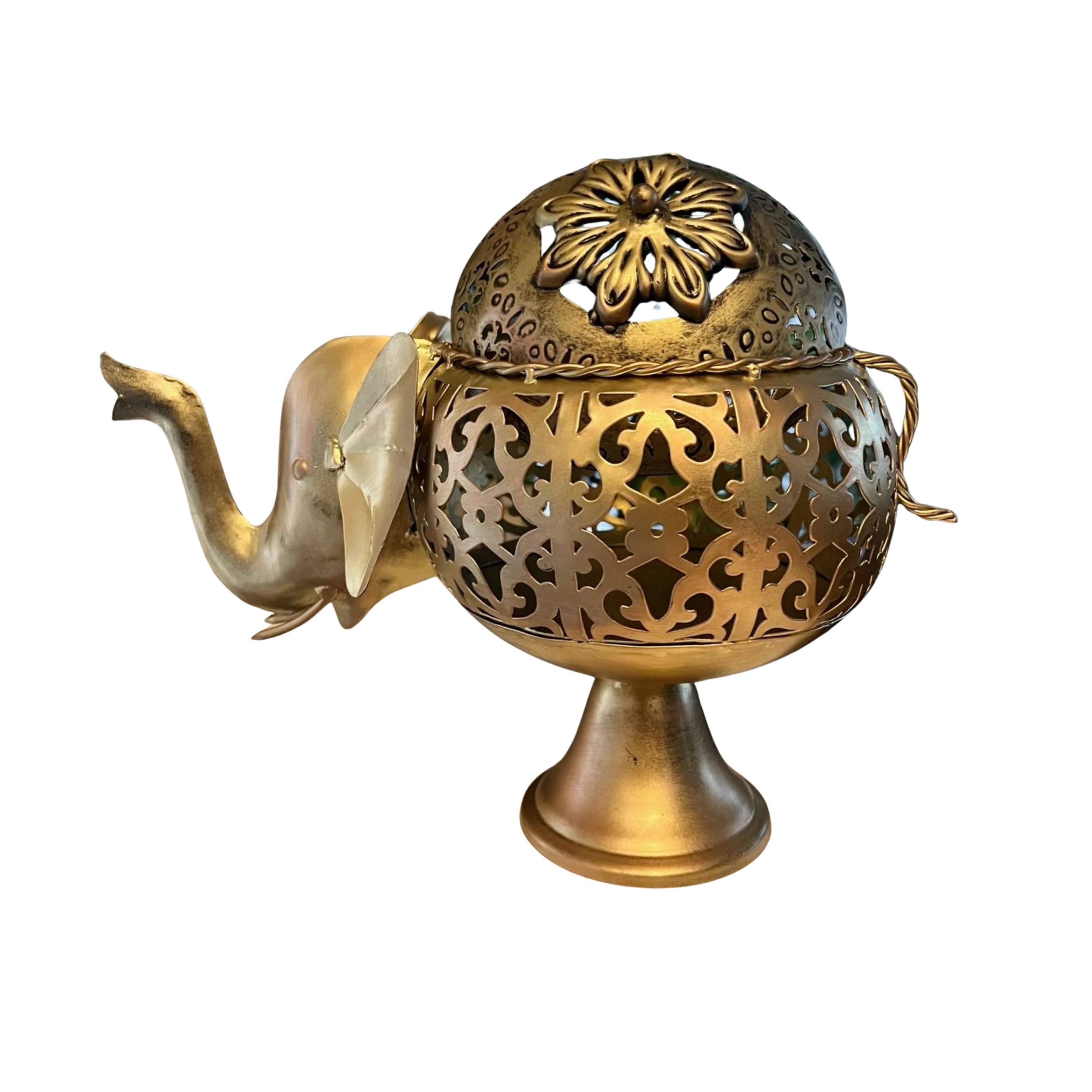 Metal candle and dry flowers holder